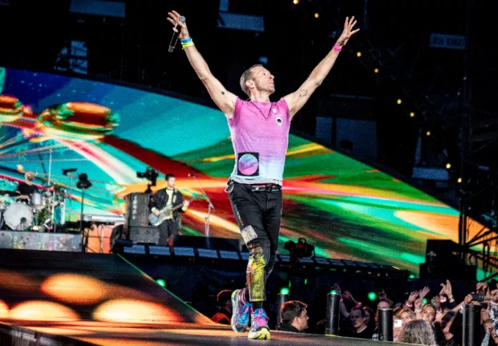 Chris Martin en el estadio Parken de Copenhague, Dinamarca, 2023. Foto: EFE / EPA / Mads Claus Rasmussen Dinamarca Fuera