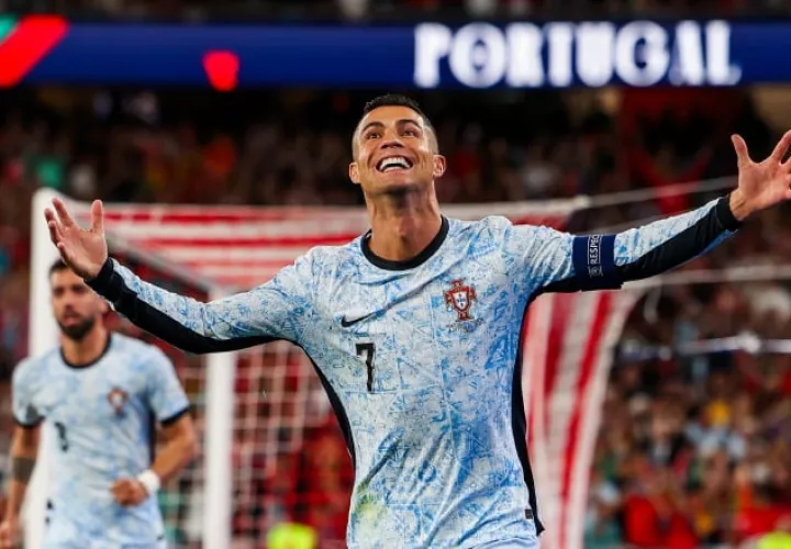 El delantero portugués Cristiano Ronaldo alcanzó los 900 goles al anotar a Croacia. Foto: EFE
