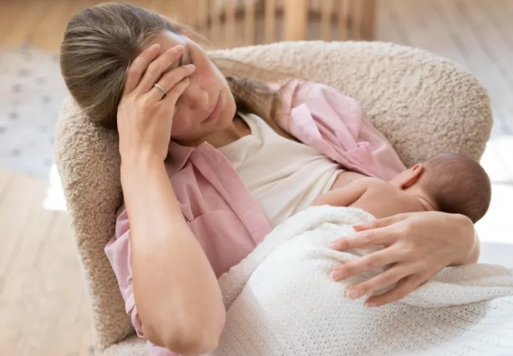 Muchas mujeres pueden sufrir estos cambios en el estado de ánimo luego de las dos primeras semanas tras el parto. Foto: Ilustrativa / Freepik