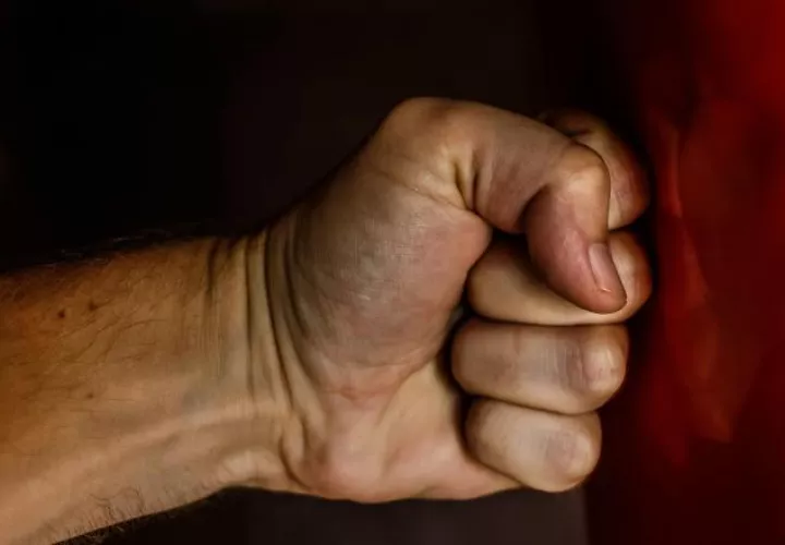 Muchos victimarios son hombres que quieren ejercer superioridad y control sobre el sexo femenino.