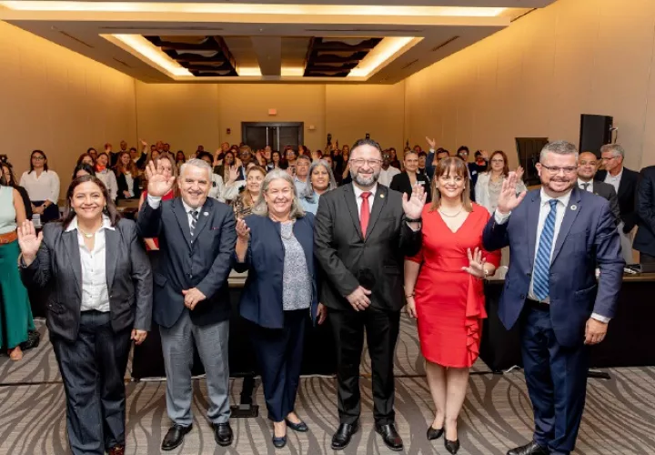 Autoridades gubernamentales e internacionales durante el lanzamiento del taller en Panamá.  Cortesía