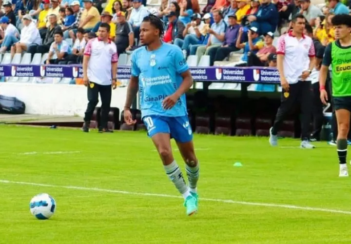 Janpol Herrera juega para el Macará de Ecuador: Foto: Instagram