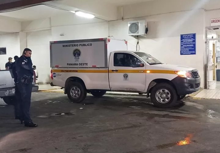 La víctima fue trasladada por sus familiares a urgencias del hospital Nicolás A. Solano. Foto: Eric A. Montenegro.