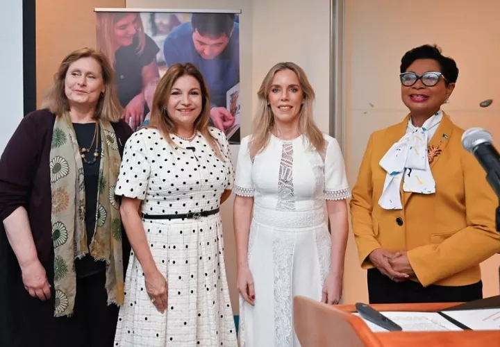 Primera Dama de Panamá durante el encuentro. Foto: Instagram