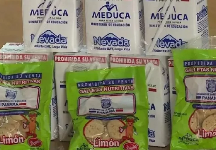 La merienda que ofrece  el Meduca está compuesta de galleta, leche y crema.  Archivo