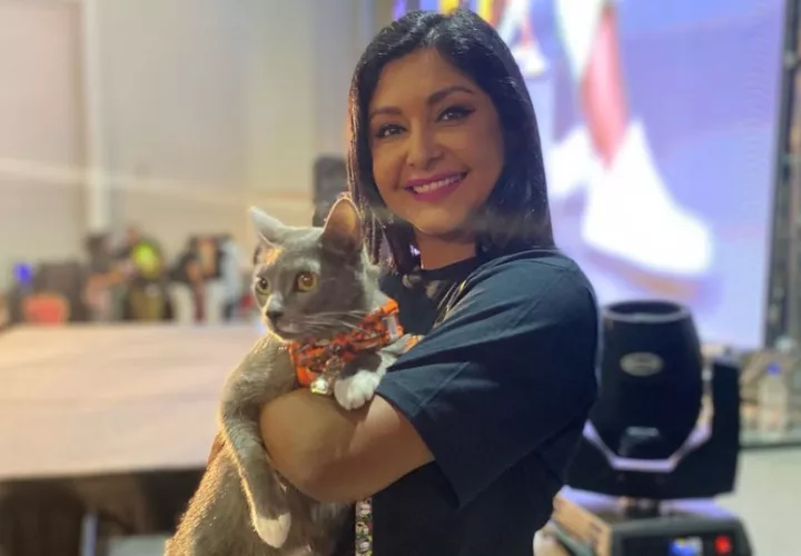 Blanca Herrera (Karen embajadora) y Tommy (Michi embajador). Foto: Instagram / @michifestpanama
