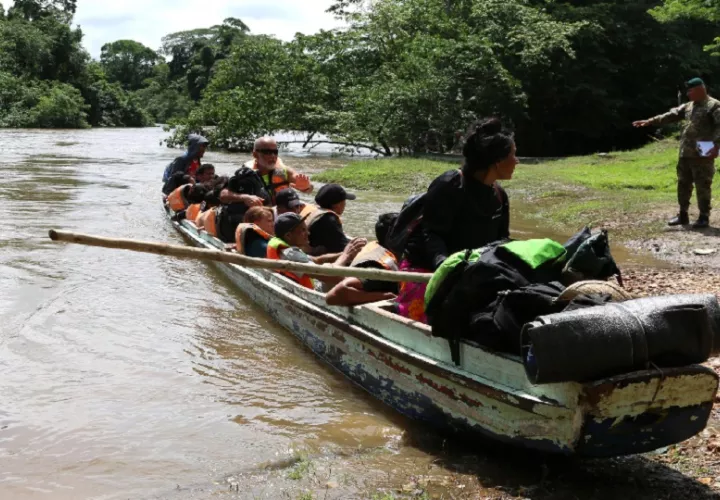 Los migrantes reciben atención médica especializada. Foto: EFE