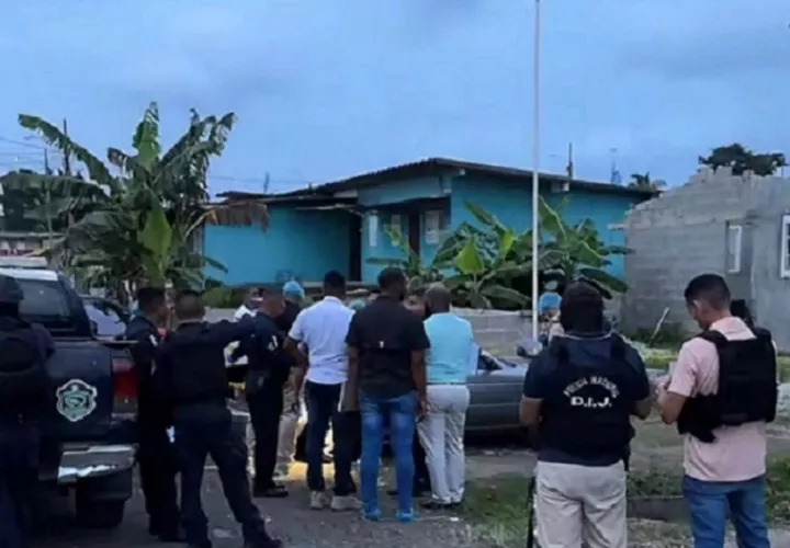La Policía Nacional se trasladó al lugar, al igual que los funcionarios de la Fiscalía de Homicidio. Foto: Diomedes Sánchez 
