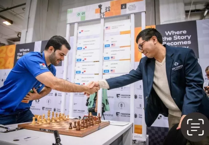 Roberto Carlos Sánchez  y Wesley So en las  Olimpiadas de Ajedrez 2024. Foto: Cortesía