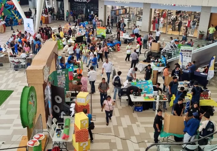  La Olimpiada Nacional de Robótica  se realiza en el Centro Comercial "Duty" Free Colón 2000, 2024. Foto: Diomedes Sánchez 
