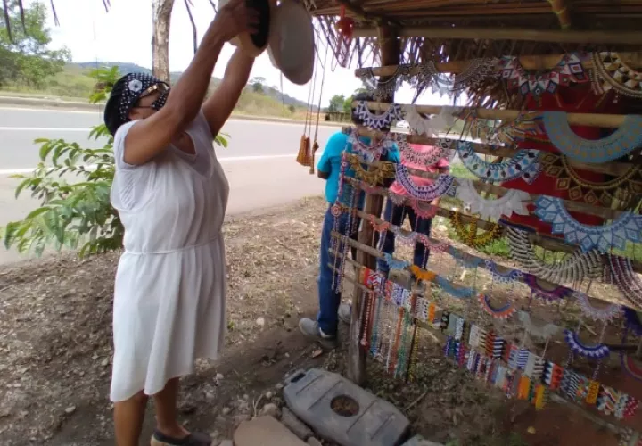 Tolé es pintoresca, en este distrito se mezclan las artesanías de confección de chaquiras. Fotos: Eric Montenegro