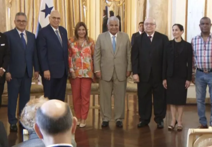 Acto de la toma de posesión para la puesta en valor y conservación de monumentos históricos.