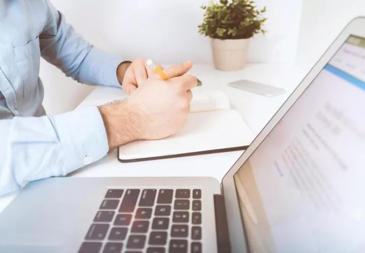 Estudio revela mejora en la actitud de los trabajadores. Foto: Pexels