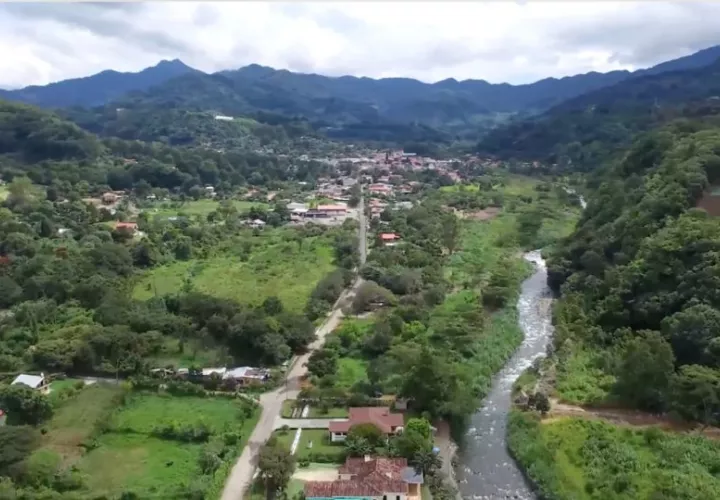 El ministro de Ambiente, Juan Carlos Navarro enfatizó que es necesario todos cumplan con la normativa ambiental. Foto: Cortesía
