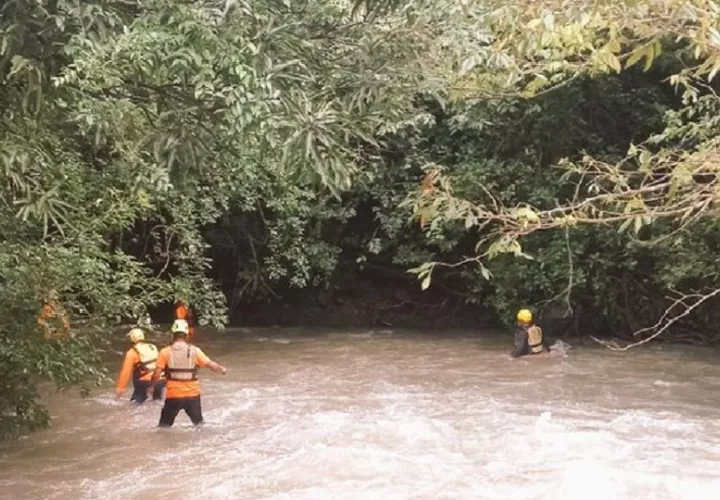 El Instituto de Meteorología e Hidrología de Panamá (Imhpapma) ha emitido un aviso por altas mareas y la incursión sobre el país de un sistema de baja presión que estará generando nubosidad  y aguaceros. Foto. Sinaproc