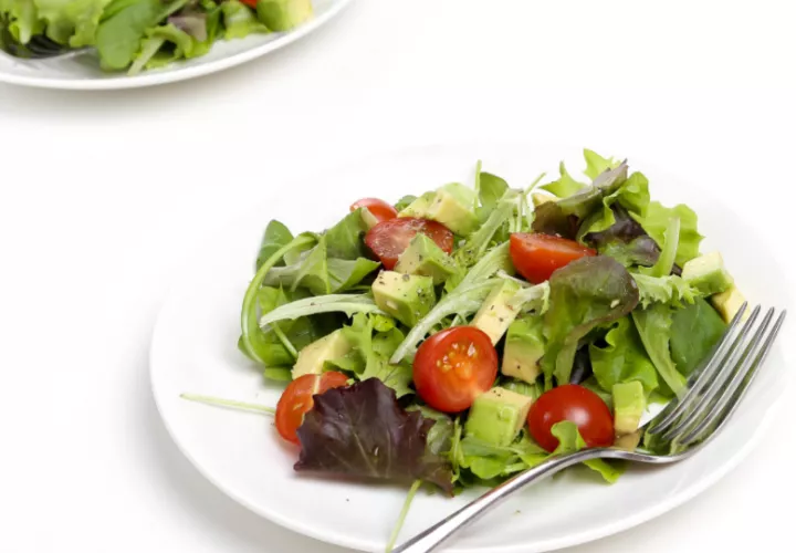 Se sugiere añadir vegetales de tres o cuatro colores. Foto:  Ilustrativa / Freepik