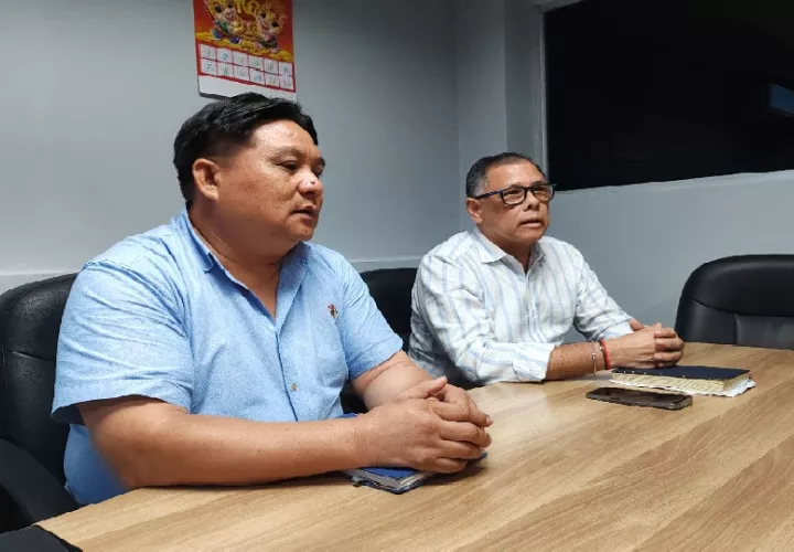 El alcalde, Eloy Chong, fue enfático al indicar que “no voy a tomar la decisión solito” puesto que se debe tener el respaldo de los concejales, Policía Nacional y la gobernación. Foto. Eric Montenegro