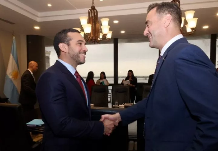 El vicecanciller Carlos Ruiz-Hernández recibió al subsecretario de Asuntos Americanos de Argentina, Mariano Vergara.  Cortesía 