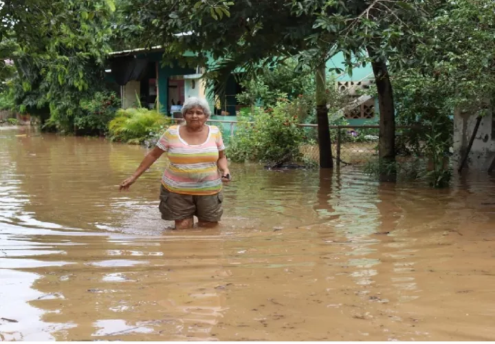 Los moradores relataron que al ver la creciente del río trataron de subir sus enseres; sin embargo, fue imposible, puesto que el volumen del agua fue más fuerte. Foto. Thays Domínguez