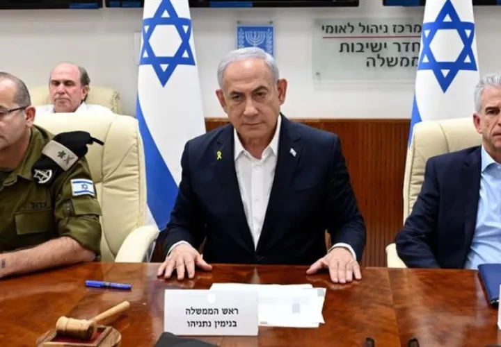 El primer ministro israelí, Benjamín Netanyahu (c), en unas reunión de su Gobierno a primeros de octubre. Foto: EFE