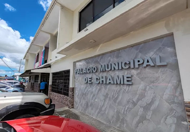 Los concejales de ambos distritos votaron por separado, aprobando dos resoluciones que cuestionan el anteproyecto N°.216 presentado. Foto: Eric A. Montenegro.