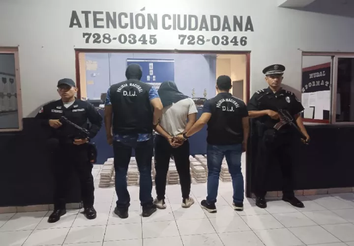El conductor de un camión volquete fue detenido en Santa Marta, Chiriquí. Foto. Policía Nacional