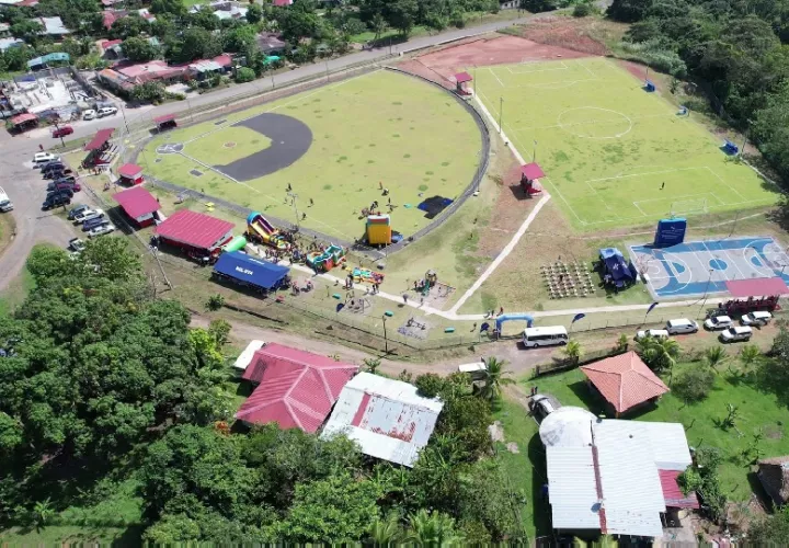 Este complejo deportivo tuvo un costo de un millón 171 mil 628 dólares con 73 centésimos y cuenta con un campo de béisbol infantil con sistema de drenaje y acople con sistema pluvial existente, caseta de jugadores con baño, ducha y vestidor. Foto. Diomedes Sánchez
