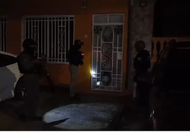 Se detalló además que bajo la "Operación Trébol", las autoridades ubicaron varias evidencias entre ellas dinero en efectivo y otros indicios. Foto. Proteger y Servir