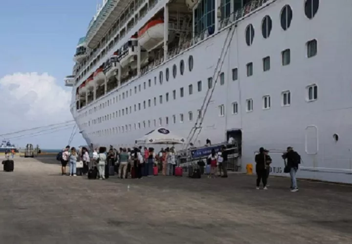  La temporada de cruceros inició este mes de octubre. Foto: Diomedes Sánchez.  