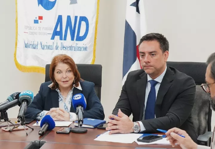 Roxana Méndez realizó una conferencia de prensa para anunciar las medidas. Cortesía