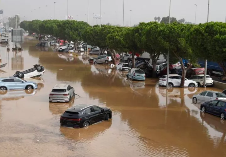 Vista general del polígono industrial de Sedaví anegado a causa de las lluvias torrenciales de las últimas horas. Foto: EFE