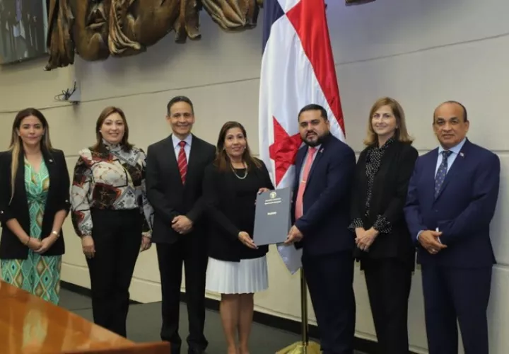 Ratificación de Grettel Villalaz de Allen. Foto: Cortesía