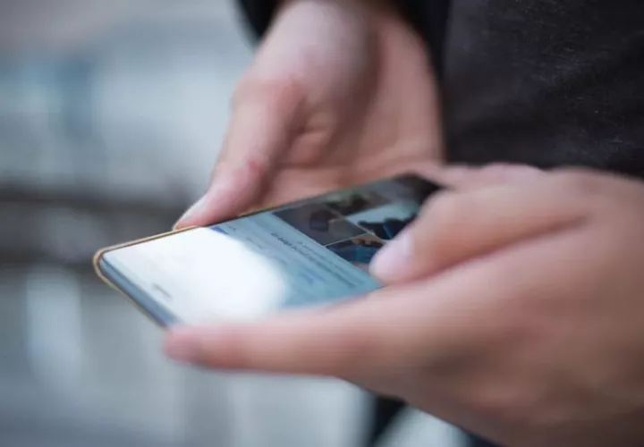 La IA también puede considerarse un compañero confiable. Foto: Pexels