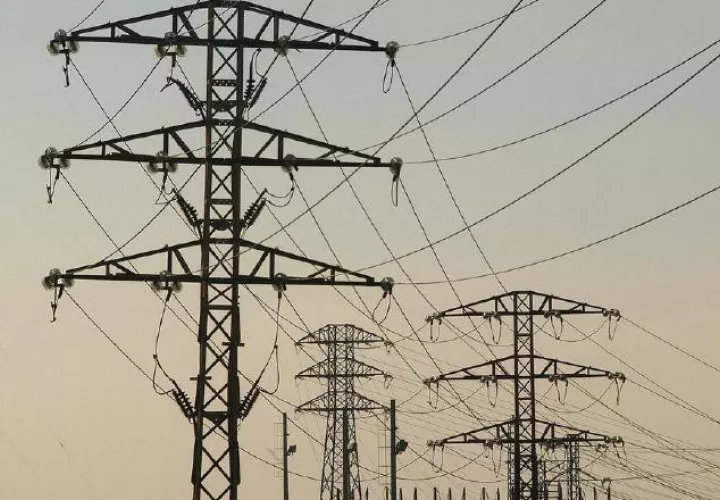 La interconexión eléctrica binacional, una línea de cerca de 500 kilómetros y de 400 megavatios de potencia. Archivo