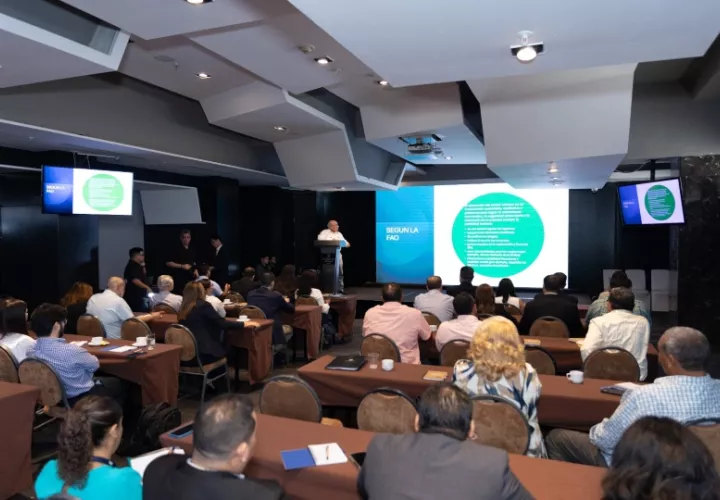 Realizan conversatorio sobre Nutrición Escolar