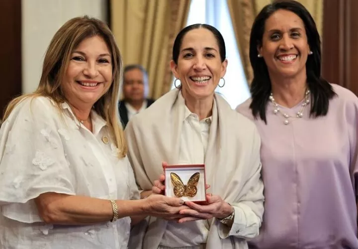 Durante el acto. Foto: Cortesía
