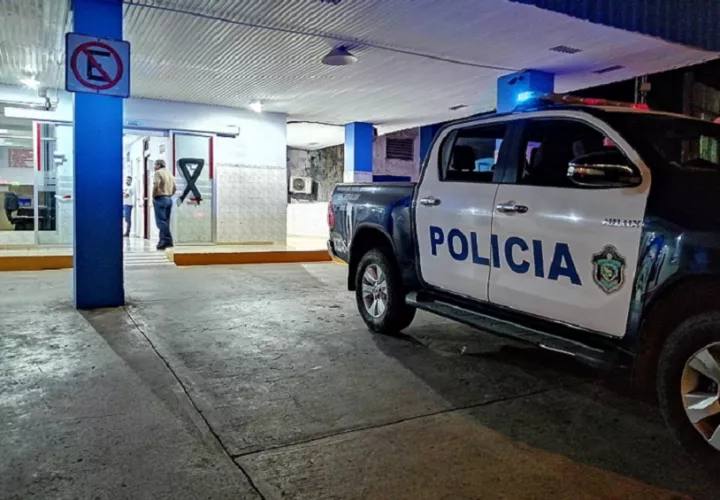  la Policía Nacional fue dada por vecinos tras escuchar disparos dentro del minisúper. Foto: Eric A. Montenegro