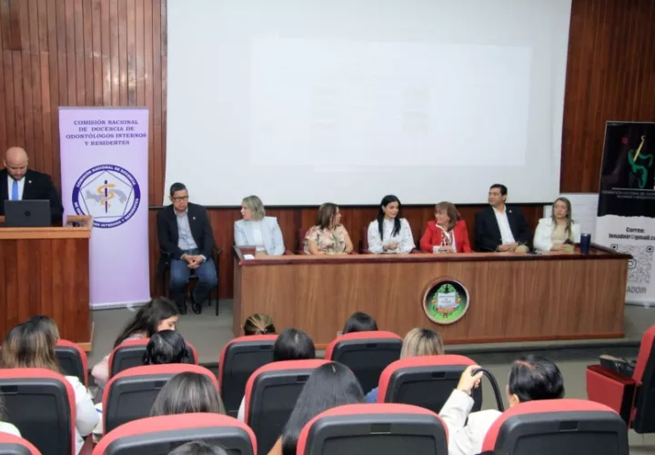 El acto realizado en la Universidad de Panamá, Facultad de Odontología.  Foto cortesía