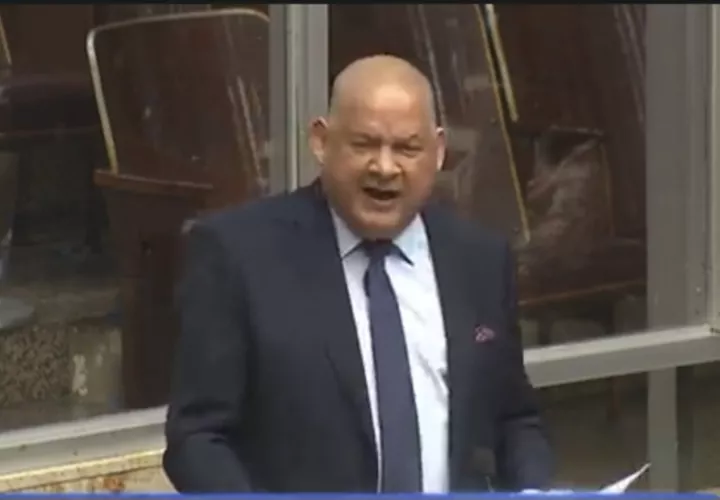 Benicio Robinson defendió a los diputados de partidos.