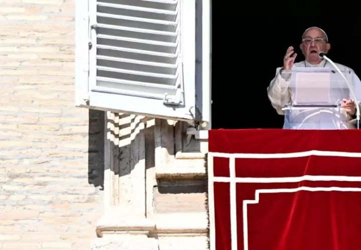 El papa Francisco durante el Ángelus en el Vaticano. Foto: EFE