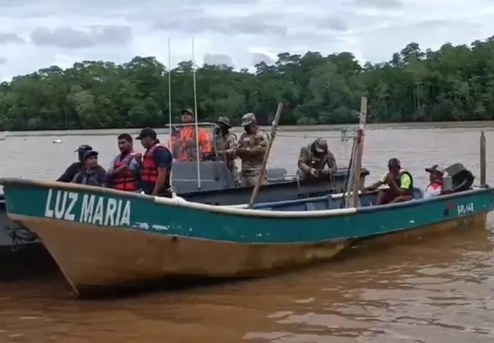 La embarcación fue localizada mediante  un operativo de funcionarios de la ARAP, SENAN Y AMP. Foto: Melquiades Vásquez 