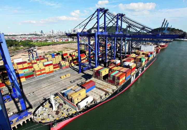 Los puertos generan ingresos directos para el Estado a través del manejo de contenedores. Archivo