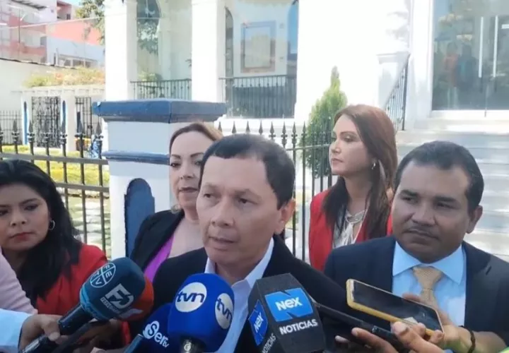 El viceministro administrativo, Roberto Sevillano, presentó la denuncia penal.