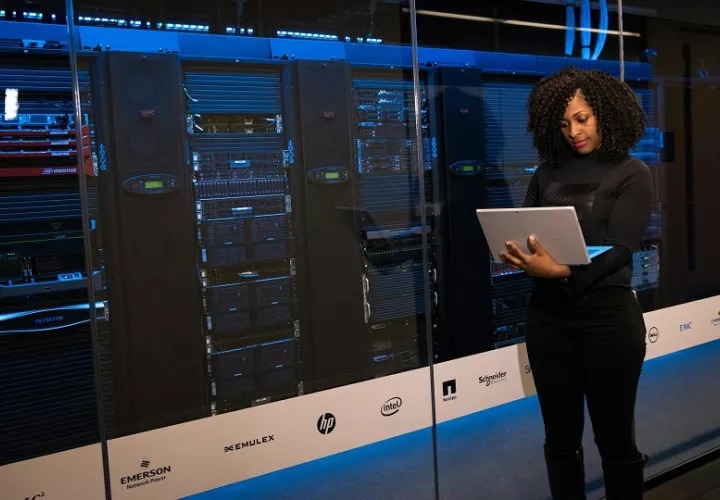  6 de cada 10 candidatos del sector tech ha recibido un aumento salarial este año. Foto: Pexels