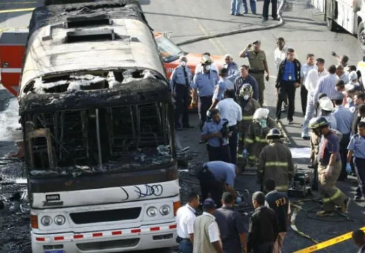 Fallecieron 18 personas en la tragedia del bus 8B-06. Foto: Archivo