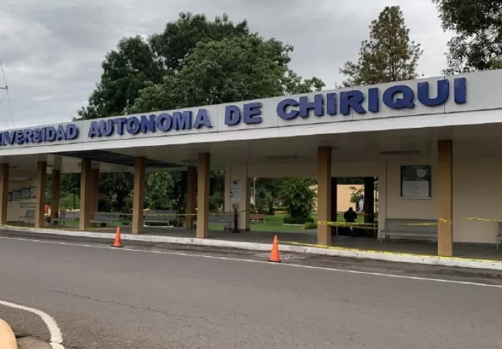 Universidad Autónoma de Chiriquí.  Archivo