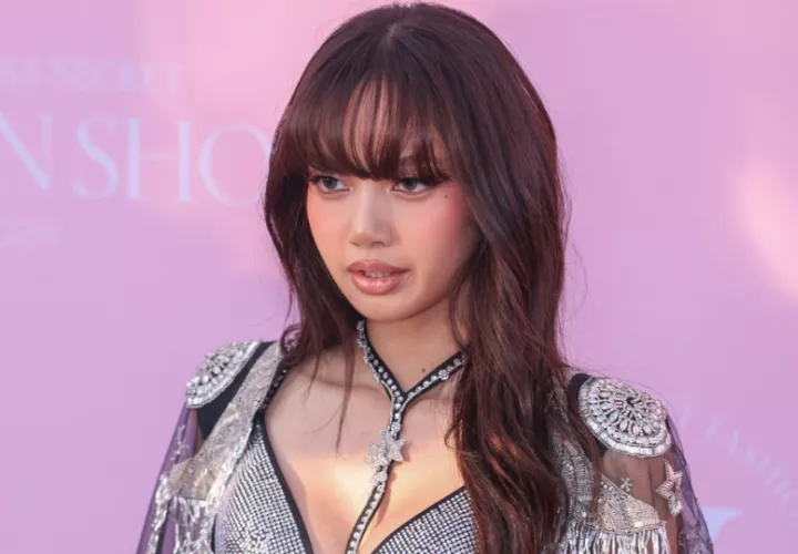 Lisa en la alfombra rosa del Victoria's Secret Fashion Show. Foto: EFE / Sarah Yenesel 
