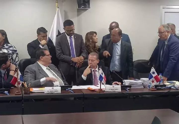 Los diputados de la Comisión de Presupuesto se ponen de acuerdo para aprobar la metodología de las vistas presupuestarias.  Francisco Paz