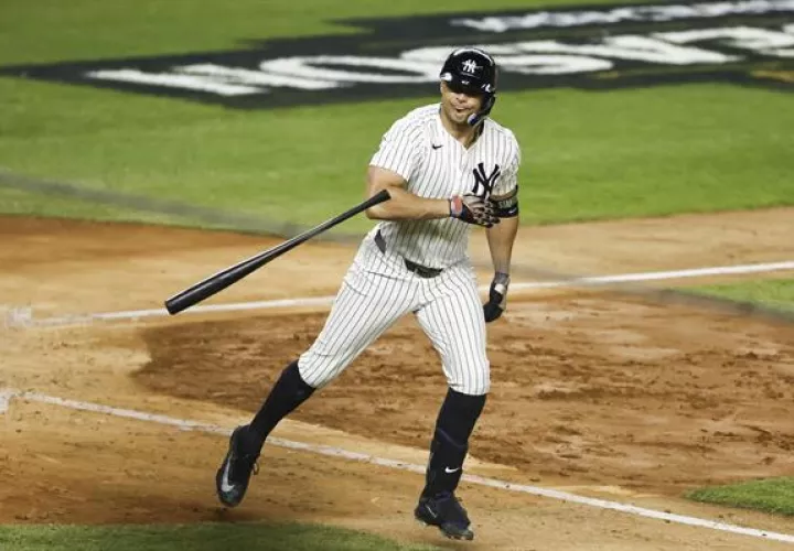 Giancarlo Stanton, conectó un cuadrangular en la séptima entrada. Foto: EFE