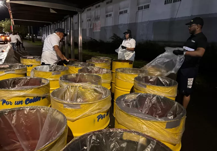 aguaseo-colon-basura.jpg